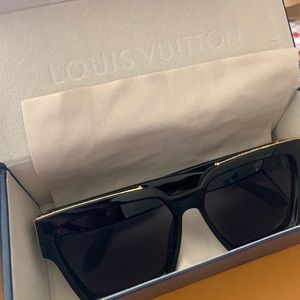 The 1.1 Millionaires sunglasses